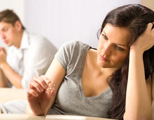 Culpables de crisis de pareja: estrés y móvil