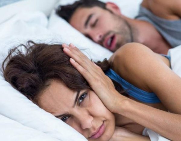 5 remedios para dejar de roncar