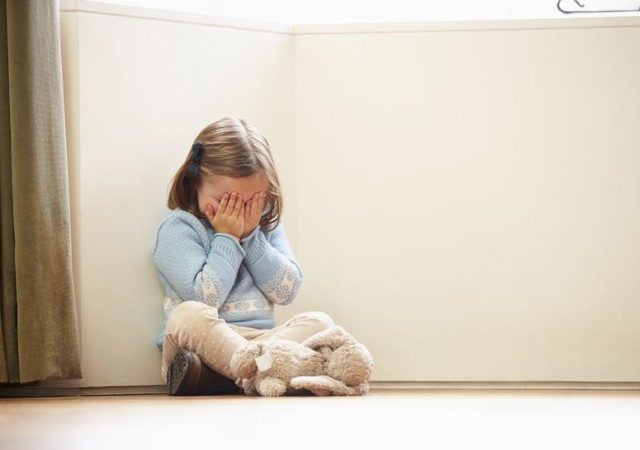 5 signos de traumas en la infancia